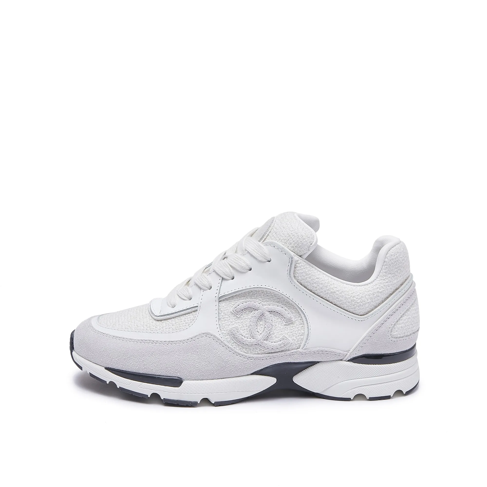 Men's shoes pP700! Chanel Chanel - 2024 counter top casual sneakers This classic design; the upper is embroidered with various techniques; the outsole is fashionable and sporty; the outsole is stylish and sporty; it incorporates a variety of color matching elements... The diversified mix and match is very good-looking and versatile, casual, fashionable, sports, and outdoor can be taken into account... ꫛꫀꪝ Go➫ Material: ❶Upper made of: original imported high silk cowhide suede + small fragrance fabric ❷Inner use: Original imported breathable sheepskin lining ❸ Outsole based on: Original TPU combination outsole Special counter boutique packaging complete set Women 35–41 Men 38-45